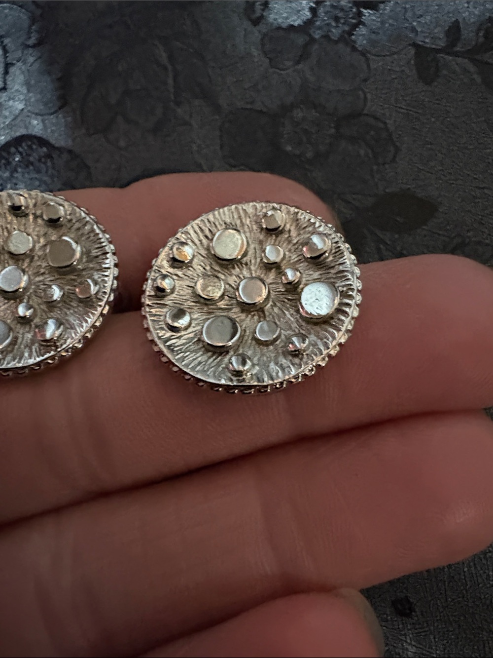 VINTAGE TEXTURED AND POLISHED DOT ACCENTS SILVER-TONE ROUND CLIP-ON EARRINGS - Picture 3 of 7